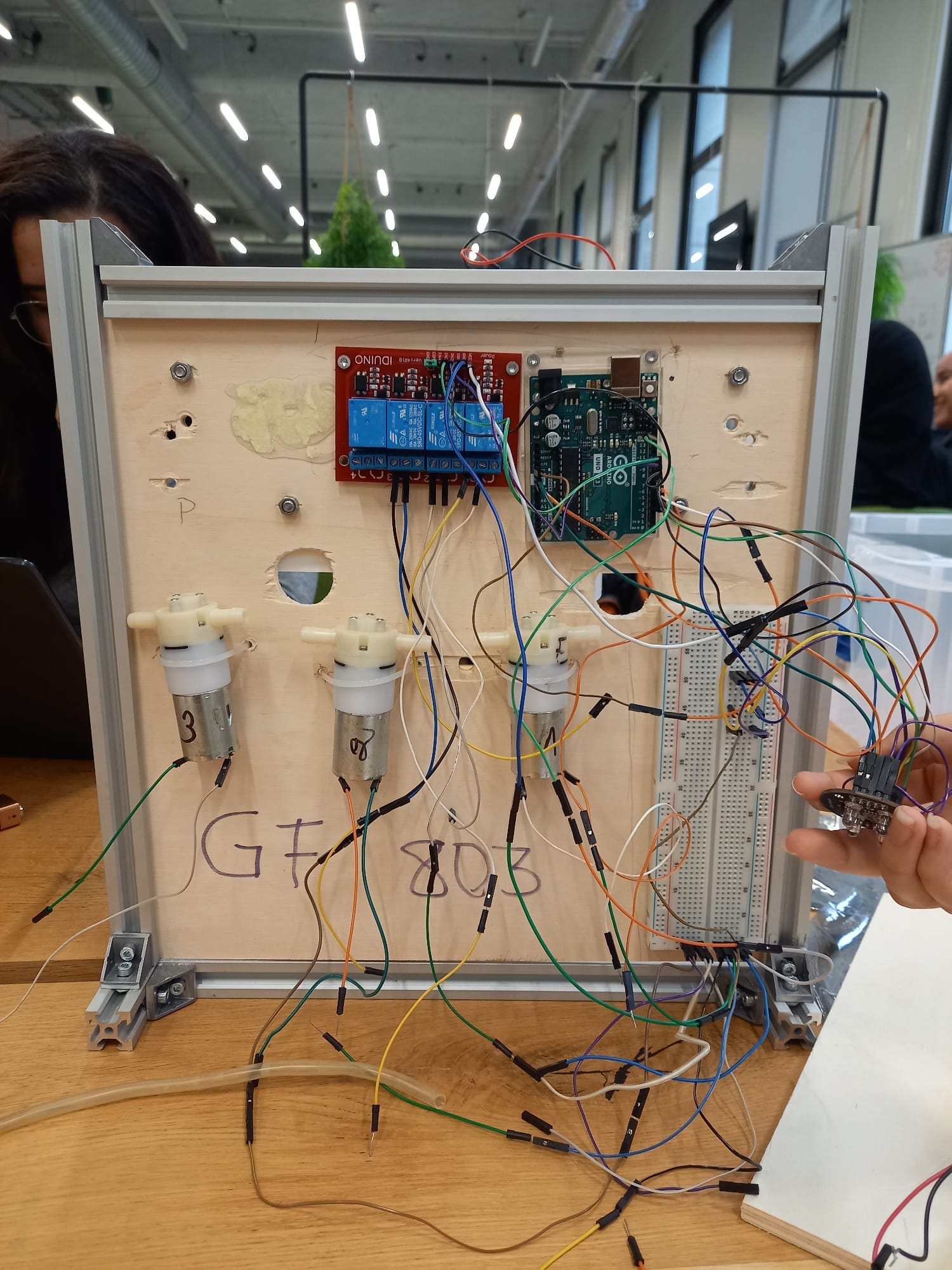 Fixation circuit pompes support.jpg