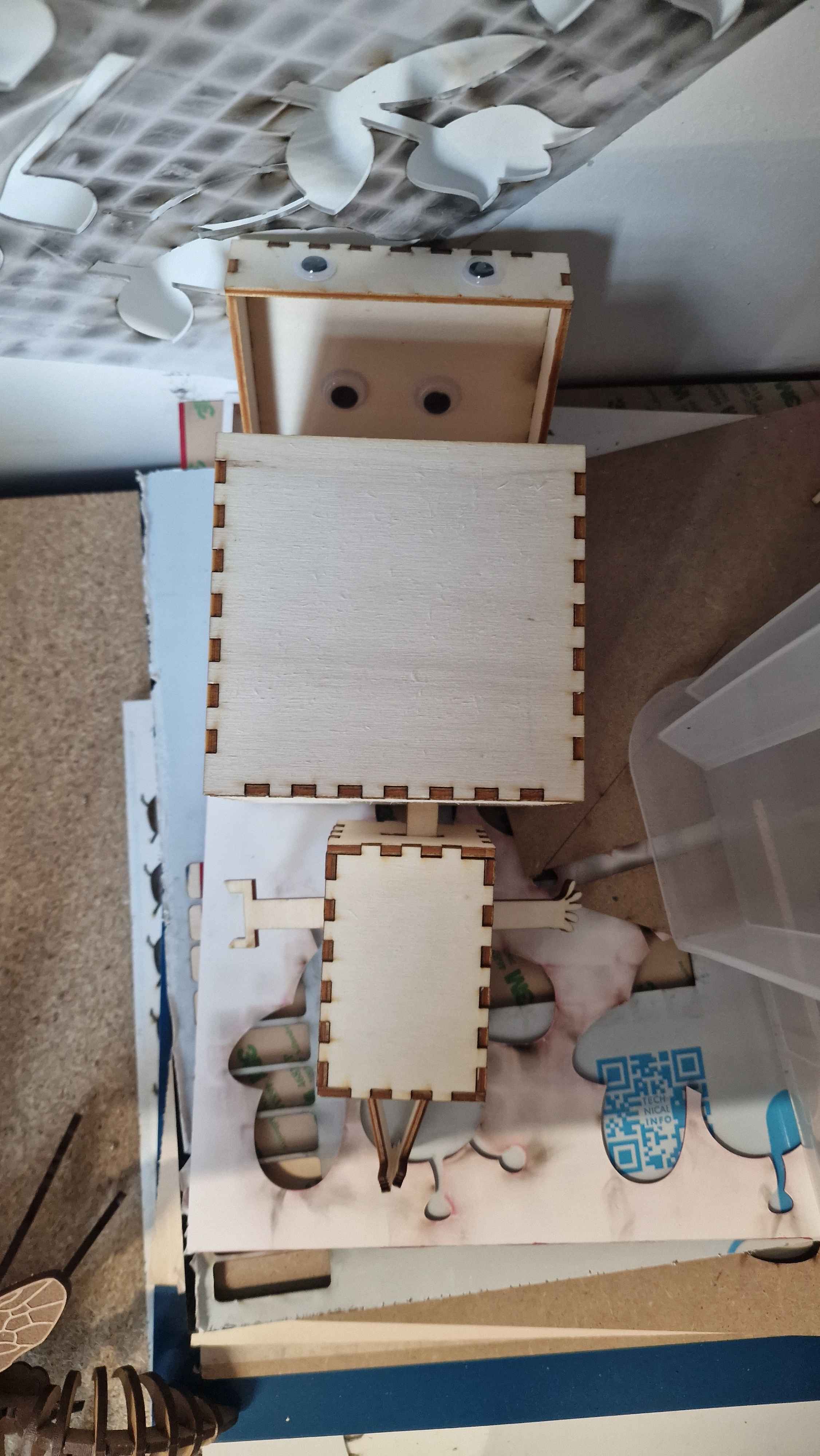 Mascotte Rob déchue.jpg